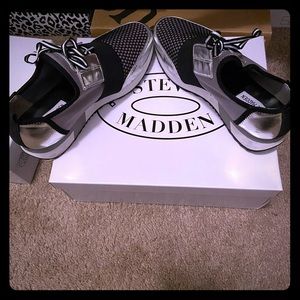 Silver Steven madden sneaker